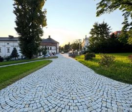 zámek Vsetín - proměna okolních chodníku a parku